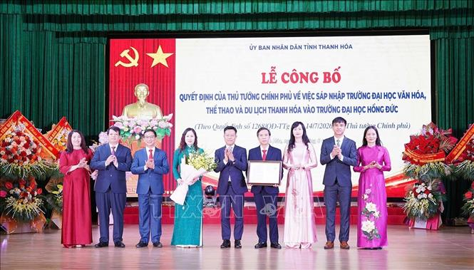 Công bố Quyết định sáp nhập Trường Đại học Văn hóa, Thể thao và Du lịch Thanh Hóa vào Trường Đại học Hồng Đức